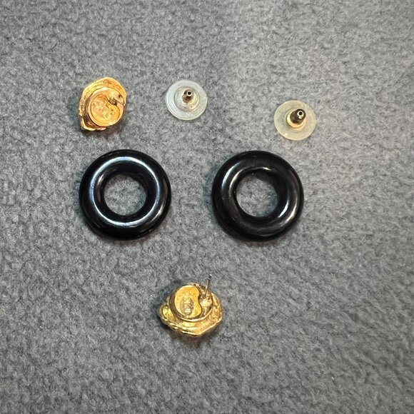 Kenneth Jay Lane LION HEAD EARRINGS Pierced Gold Tone w/Black Jacket KJL Sharp! - Picture 3 of 6